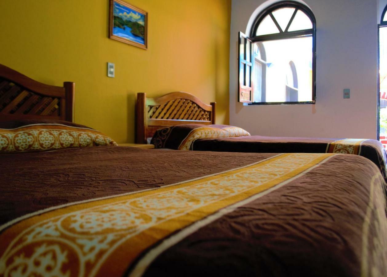 Hotel Delfin Comitan Eksteriør billede